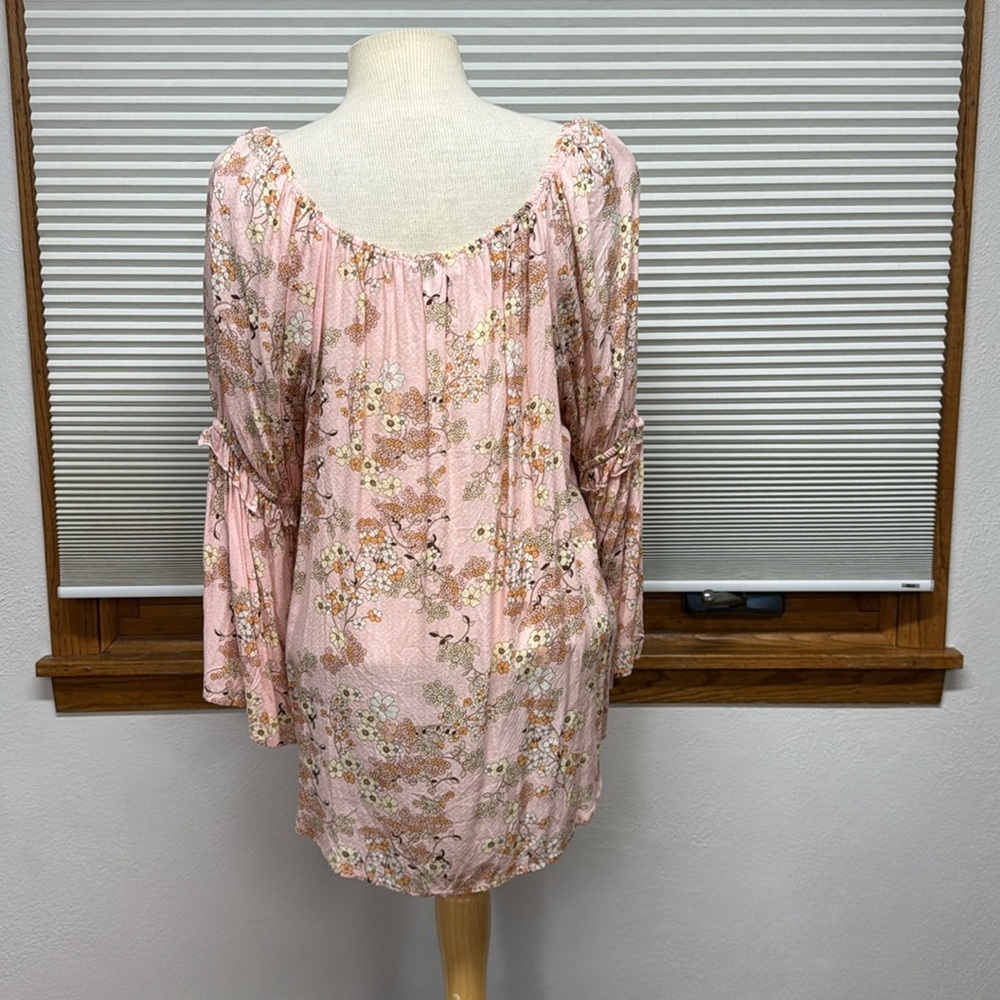 Status by Chenault NWT Pink Coral Flared 3/4 Length Sleeve Floral Peasant Top - Picture 8 of 11
